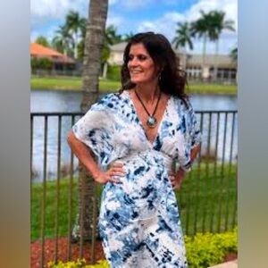 ⭐️Japna, Bohemian Tie-Dye,Low V-Neck, Gorgeous Hues of Blues!Excellent Condition